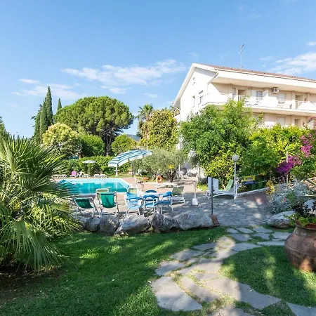 Stunning In With Beach Nearby Loano