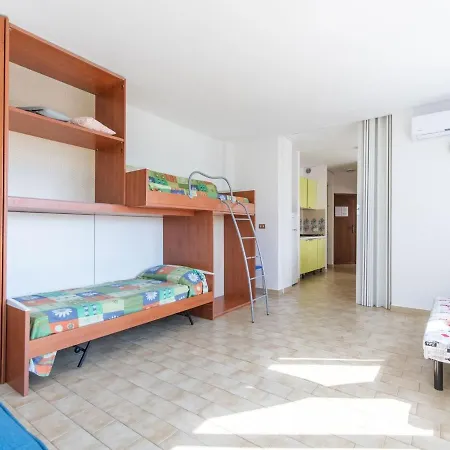Stunning In With Beach Nearby * Лоано