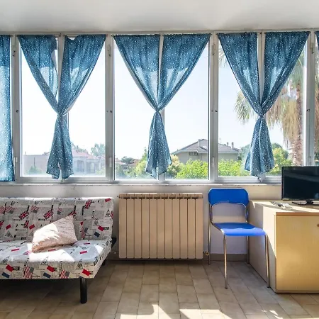 Stunning In With Beach Nearby *